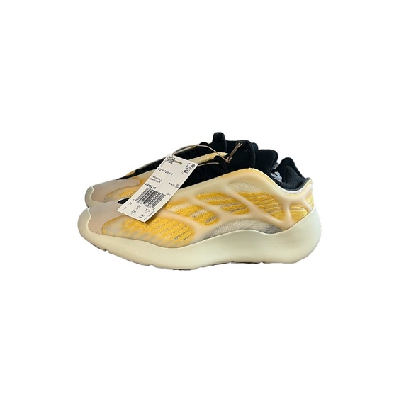 NWT Yeezy 700 V3 \'Mono Safflower\' Men's Size 5 NWT Yeezy 700 V3 \'Mono Safflower\' Men's Size 5